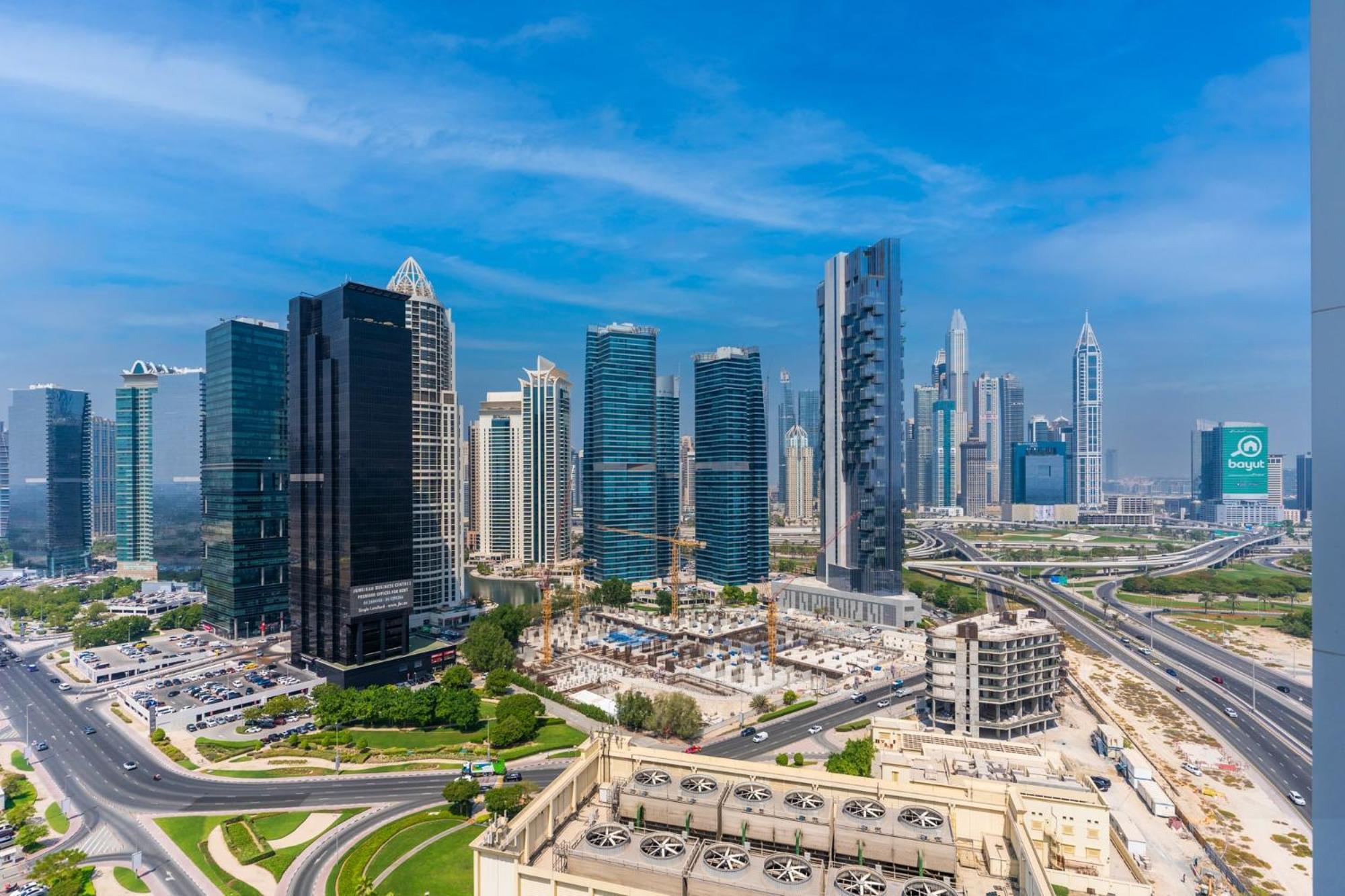 Apartment 1 Bed Banyan Tree Jlt - Tropical Pool Oasis