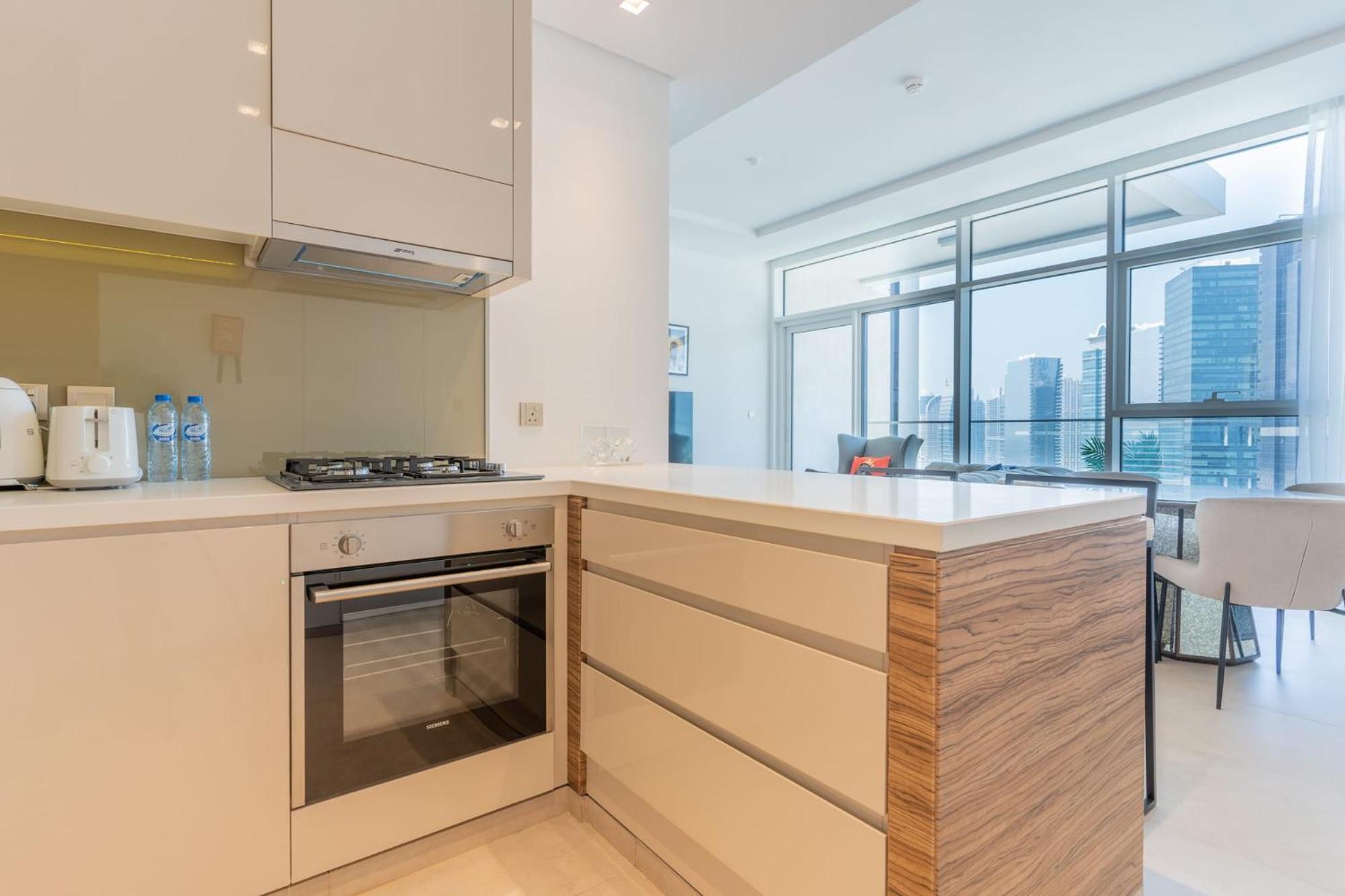 Apartment 1 Bed Banyan Tree Jlt - Tropical Pool Oasis Dubai