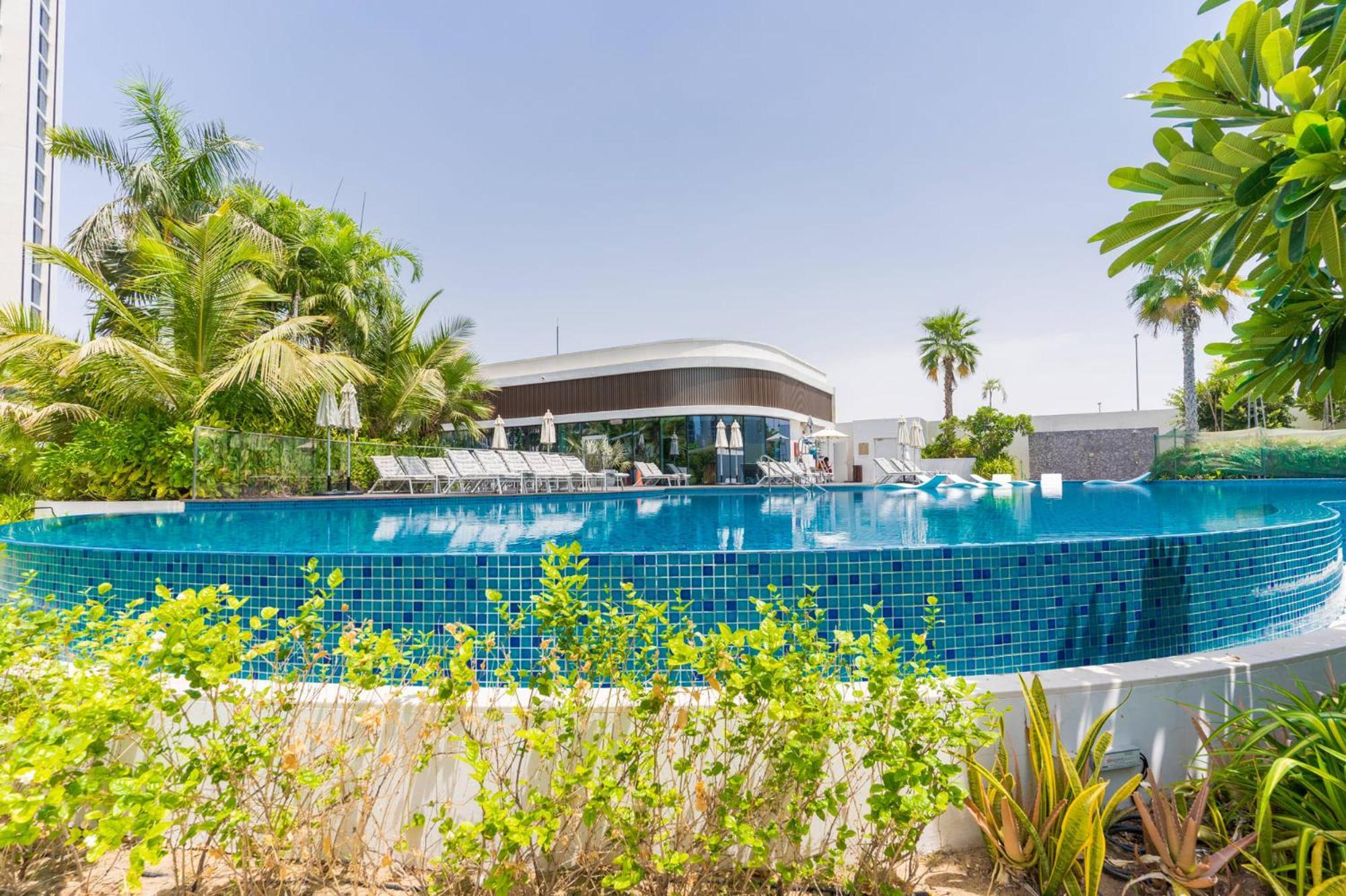 1 Bed Banyan Tree Jlt - Tropical Pool Oasis Apartment Dubai